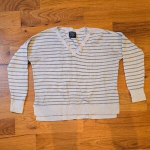Abercrombie & Fitch Cream and Gray V-Neck Sweater